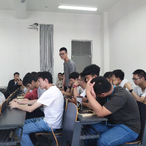 奔走热爱里,莫负一年相遇